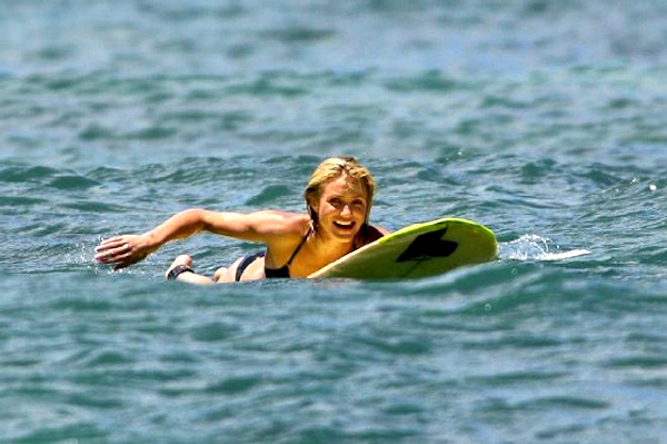 Cameron Diaz surfing