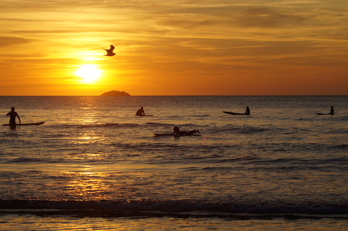 Sunset surfing - Polzeath